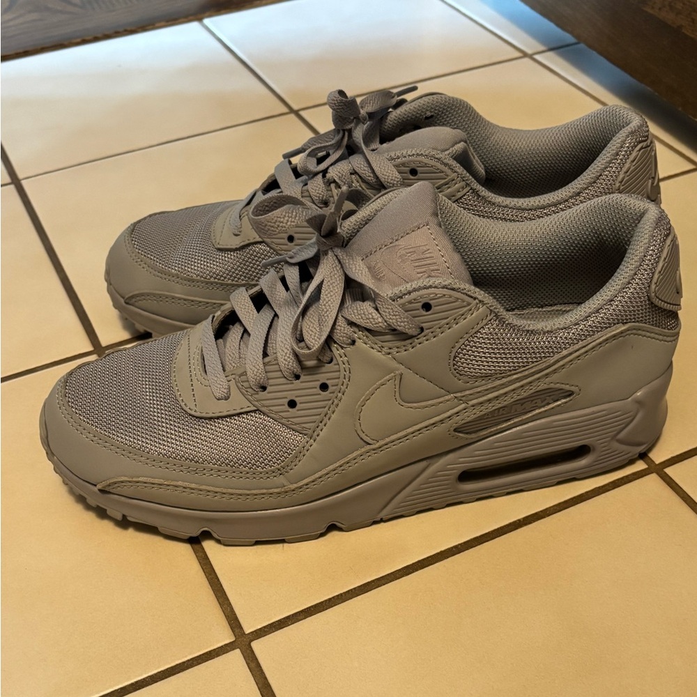 Nike Men's Charcoal Sneakers